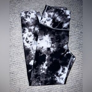 Bloomingdale’s Aqua Tie Dye Soft Athletic Leggings